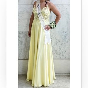 Gorgeous prom dress